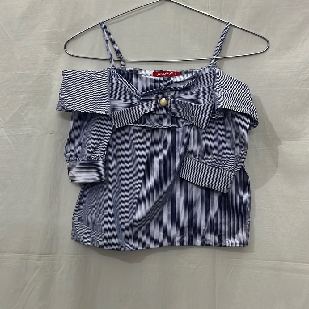 Stylish And Fancy Blue and White Bow and Pearl top - Picture 1 of 3